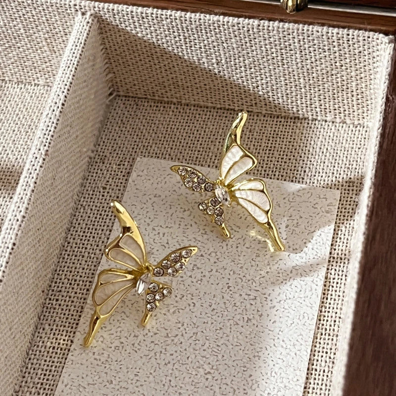 2025 New Trend Vivid Butterfly Stud Earrings for Women Beige Enamel Crystal Women's Small Earrings Lovely Cute Ear Aceesories