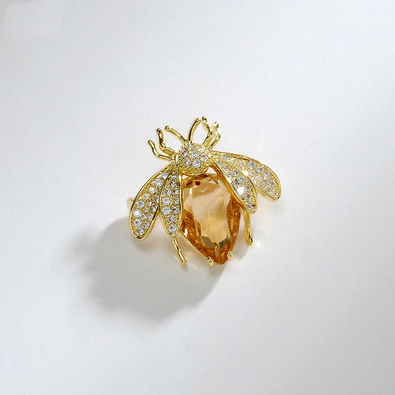 Trend New Champagne Bee-shaped Women's Brooches Crystal Wings Small Brooch Anime Pins Winter Sweater Jewery New Year Gift