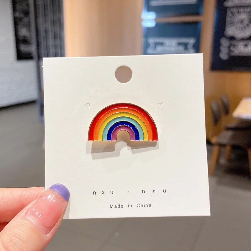 New Trendy Rainbow Brooch for Women Gold Color Metal Pin Rainbow Color Heart Women's Clothing Brooches Enamel Pins Accessories