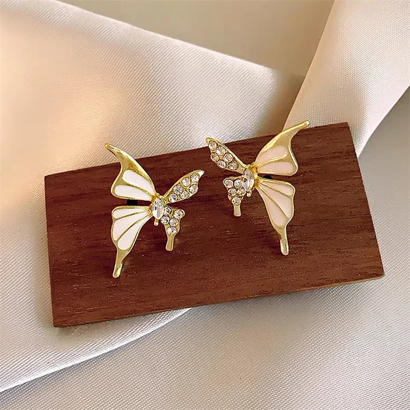 2025 New Trend Vivid Butterfly Stud Earrings for Women Beige Enamel Crystal Women's Small Earrings Lovely Cute Ear Aceesories