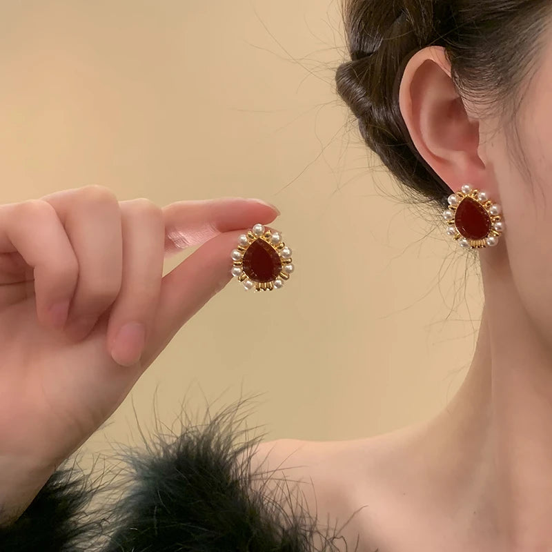 2025 New Trendy Wine Red Water Drop Stud Earrings for Women Imitation Pearl Beads Side Korean Sweet Ear Accessories brincos