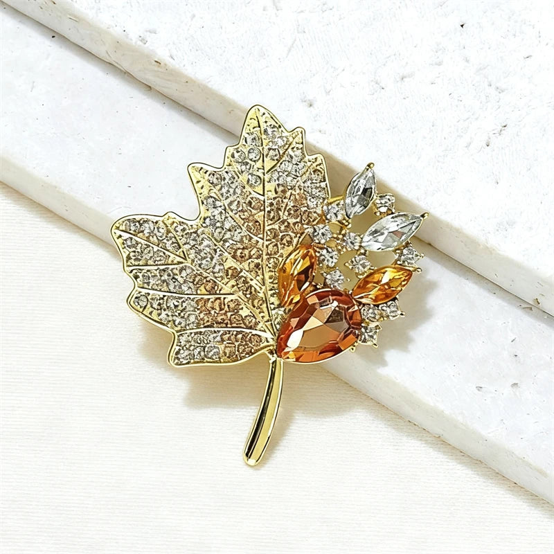 Luxury Maple Leaf Women's Broochs Fashion Trendy New Metal Pins for Clothing Full Rhinestone Brown Beads Clothes Pins for Women