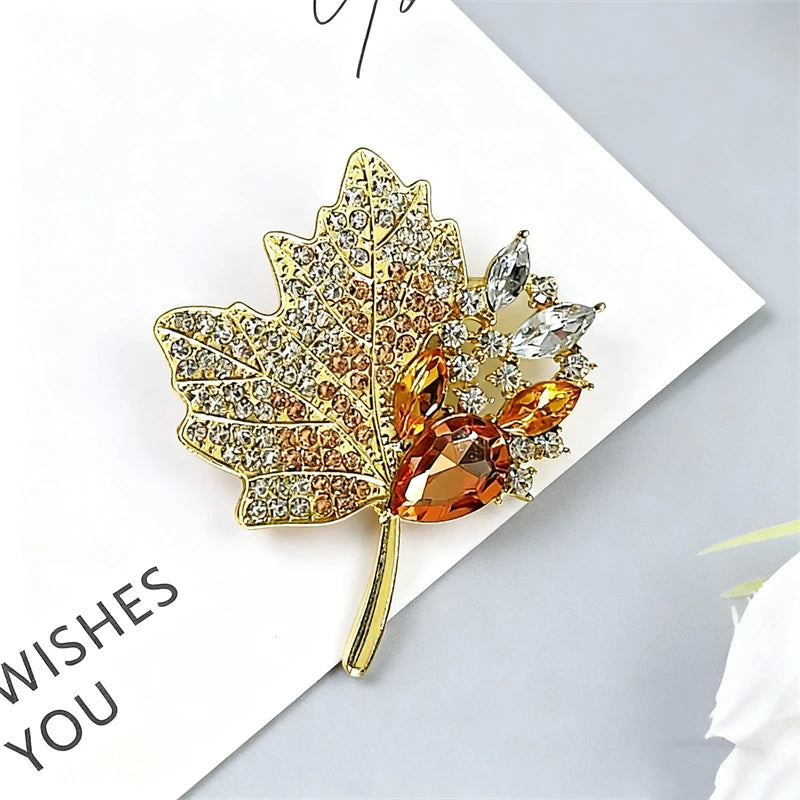 Luxury Maple Leaf Women's Broochs Fashion Trendy New Metal Pins for Clothing Full Rhinestone Brown Beads Clothes Pins for Women