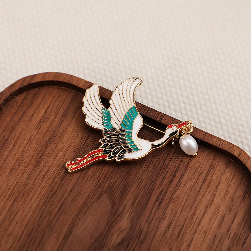 White Enamel Crane Women's Clothing Brooch Flying Red-crowned Crane Pearl Pendants Luxury Brooches for Women Clothes Accessories