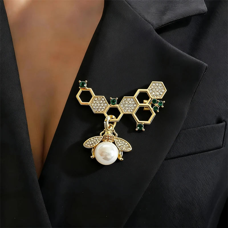 27 Options Women's Brooches Red Black Enamel Heart Shape Crystal Feather Luxury Brooch for Clothing Fashion Clothes Accessories