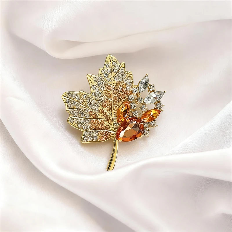 Luxury Maple Leaf Women's Broochs Fashion Trendy New Metal Pins for Clothing Full Rhinestone Brown Beads Clothes Pins for Women