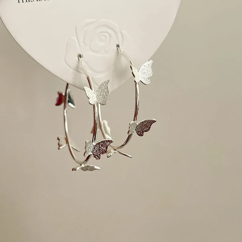 New Trendy Women's Buttery Hoop Earrings Fashion Hiphop Loop Earrings Metal Loop Earrings Korean Elegant Ear Jewelry 2024