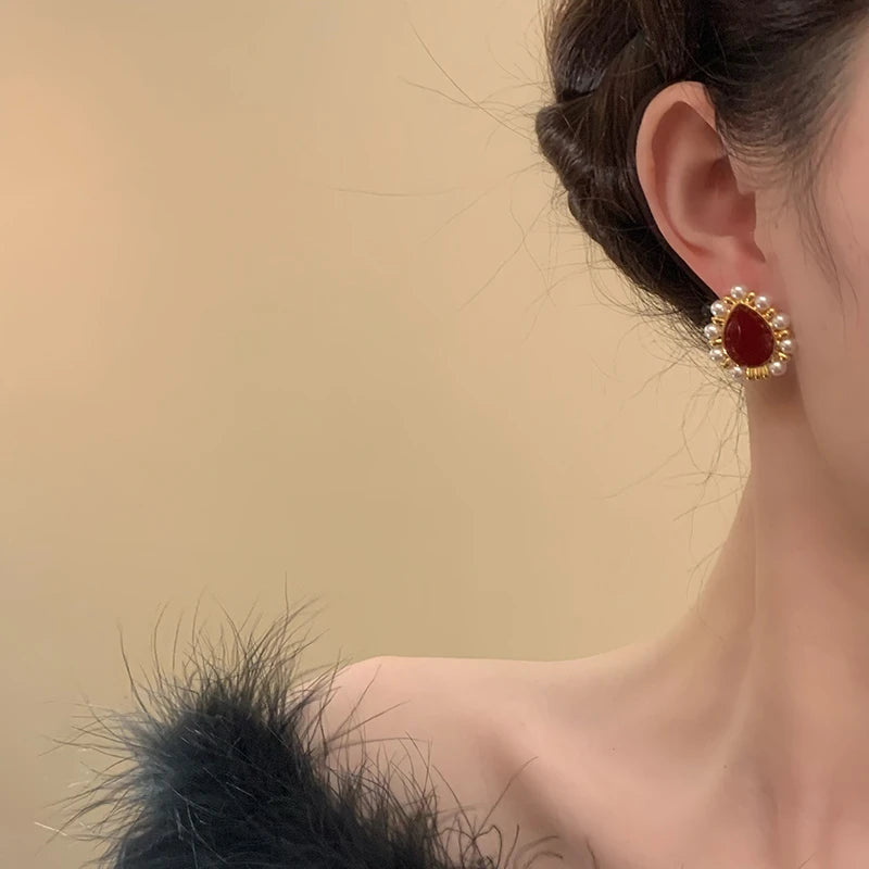 2025 New Trendy Wine Red Water Drop Stud Earrings for Women Imitation Pearl Beads Side Korean Sweet Ear Accessories brincos