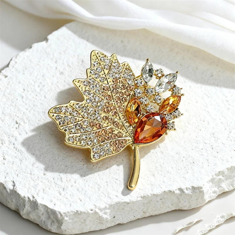 Luxury Maple Leaf Women's Broochs Fashion Trendy New Metal Pins for Clothing Full Rhinestone Brown Beads Clothes Pins for Women