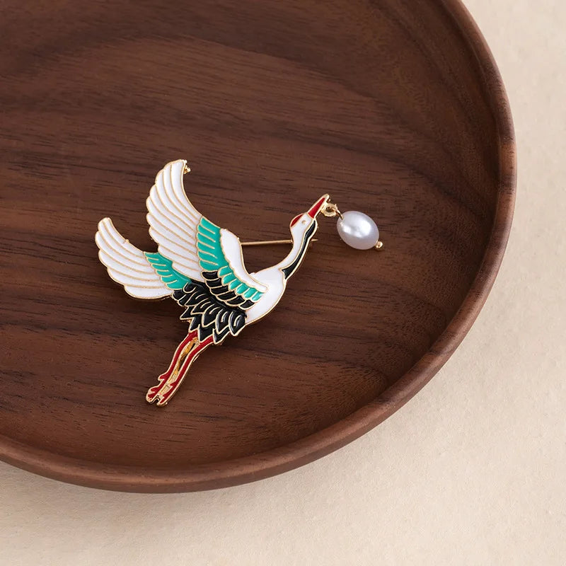 White Enamel Crane Women's Clothing Brooch Flying Red-crowned Crane Pearl Pendants Luxury Brooches for Women Clothes Accessories