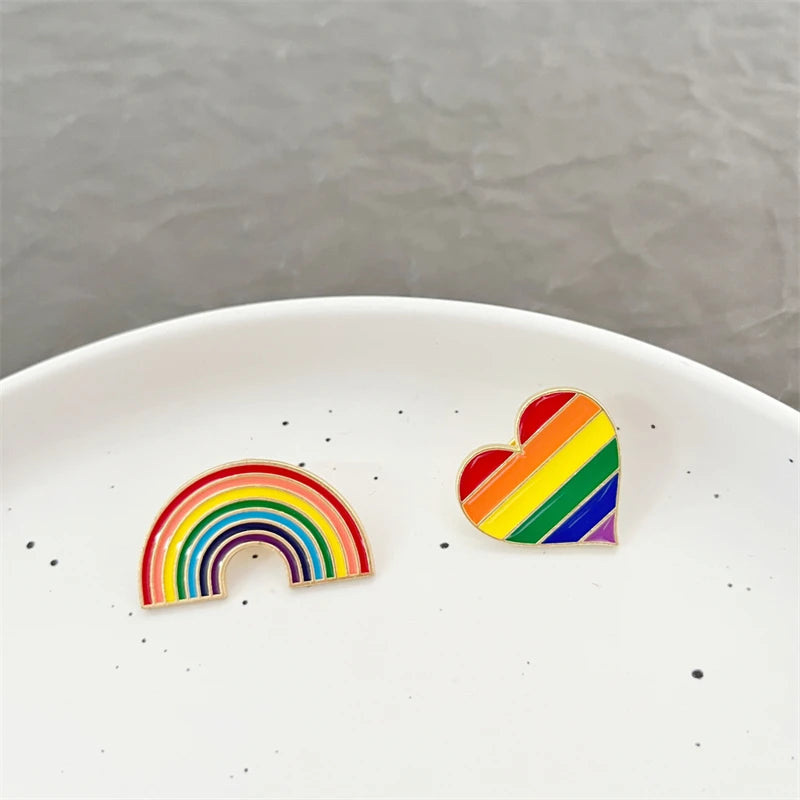 New Trendy Rainbow Brooch for Women Gold Color Metal Pin Rainbow Color Heart Women's Clothing Brooches Enamel Pins Accessories