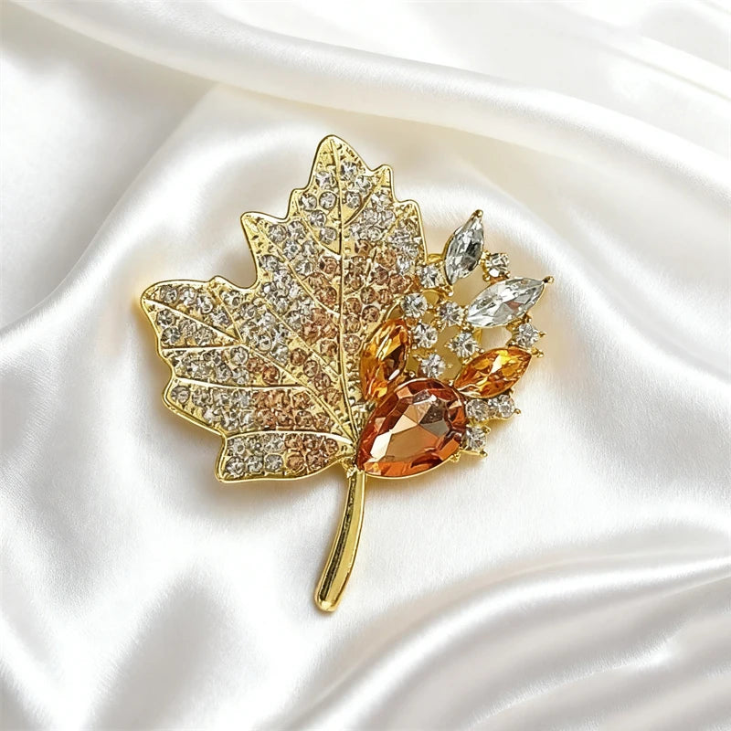 Luxury Maple Leaf Women's Broochs Fashion Trendy New Metal Pins for Clothing Full Rhinestone Brown Beads Clothes Pins for Women